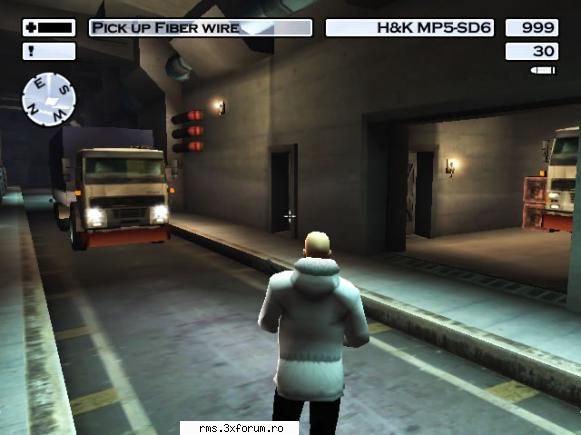hitman 2 silent assassin
    hitman 2 silent assassin